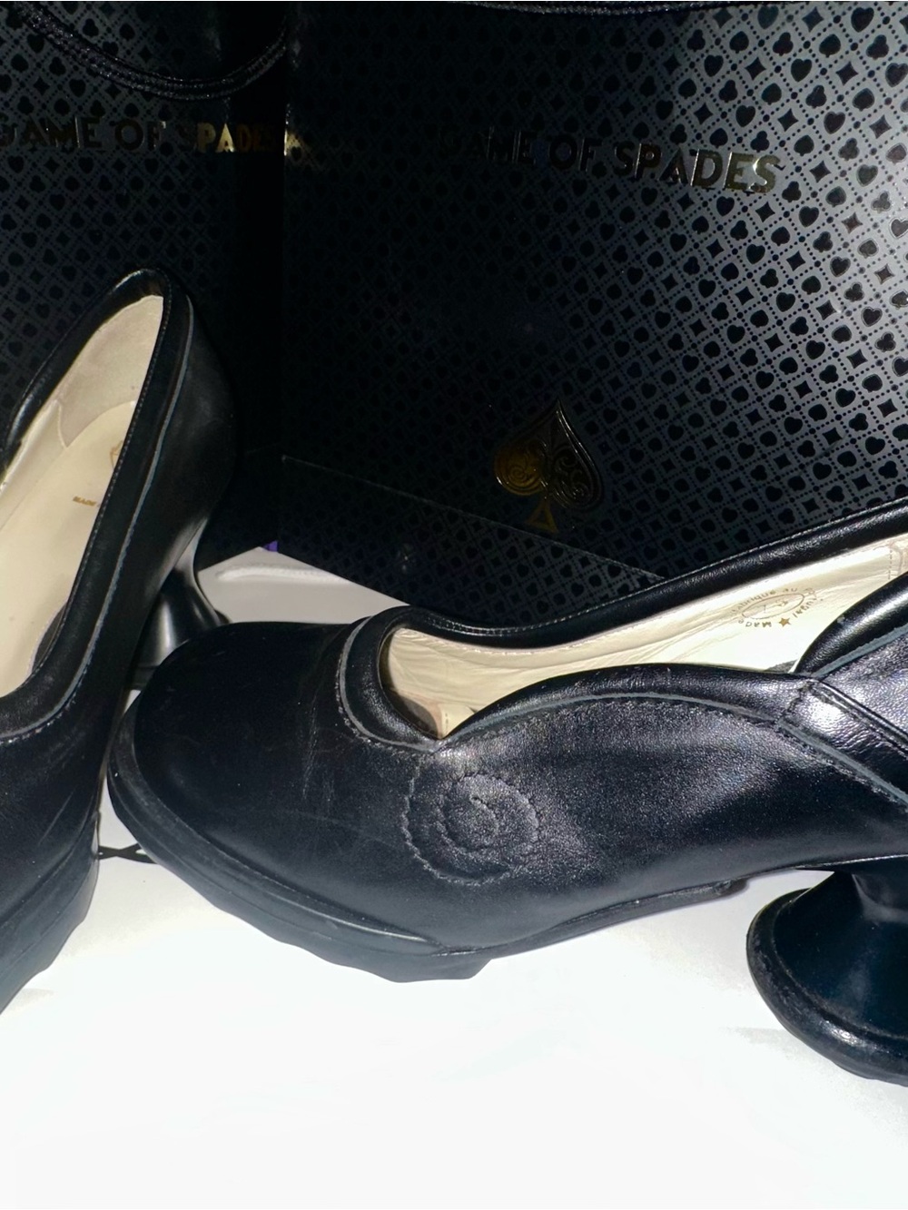 Make Me An OfferJohn ! Black Leather -Rounded Sculpted Heel Pumps.-7.5 - Picture 11 of 11